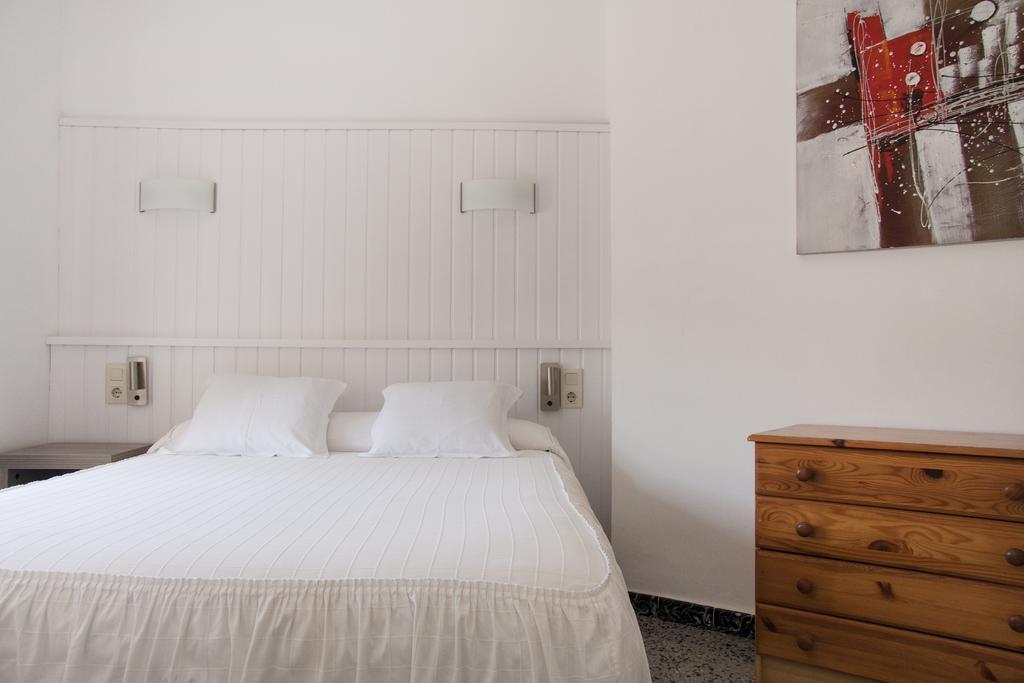 Hostal La Florida Льянсса Экстерьер фото