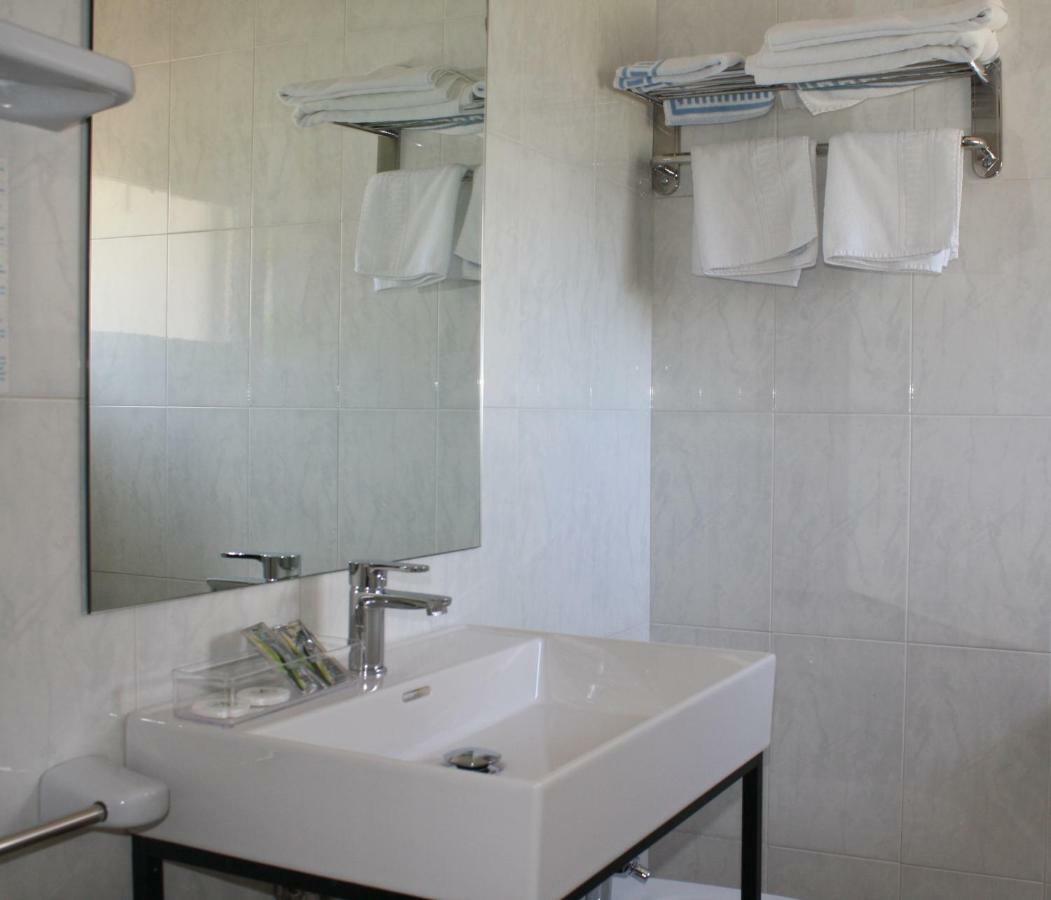 Hostal La Florida Льянсса Экстерьер фото