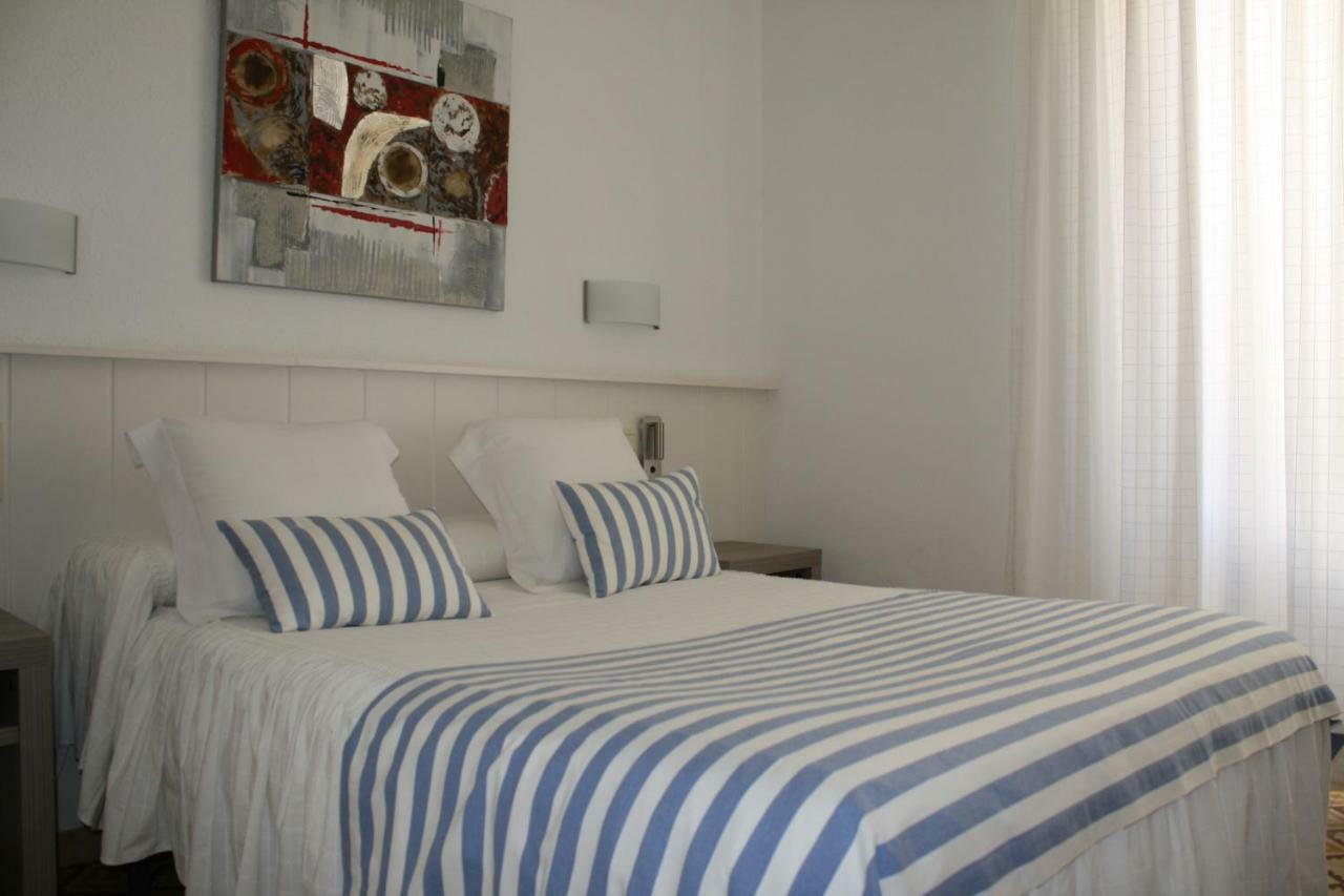 Hostal La Florida Льянсса Экстерьер фото